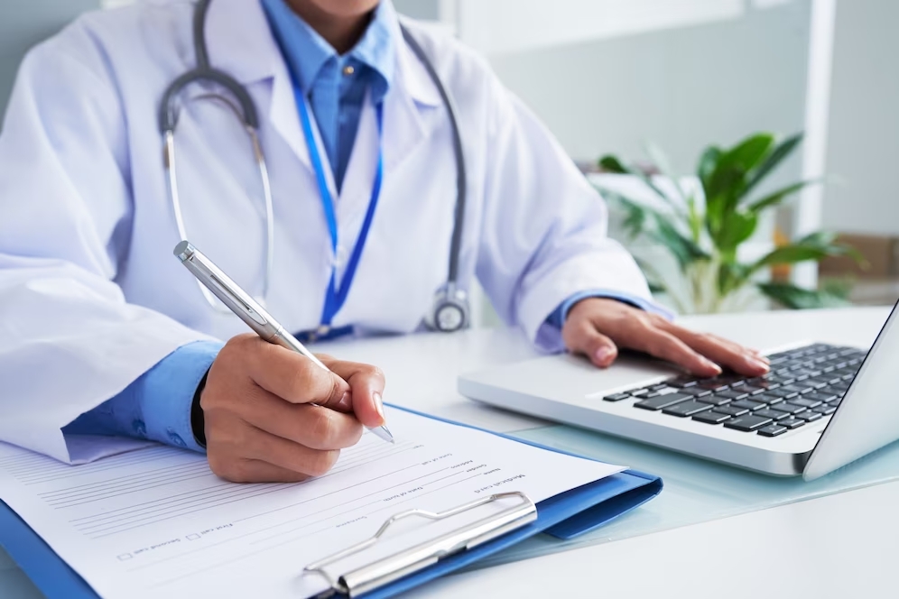 Documentos jurídicos que todo médico precisa ter em seu consultório